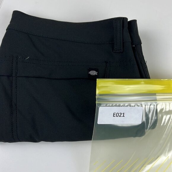 Nwt Dickies Cargo Moisture Wicking Shorts size 8 - Picture 9 of 9